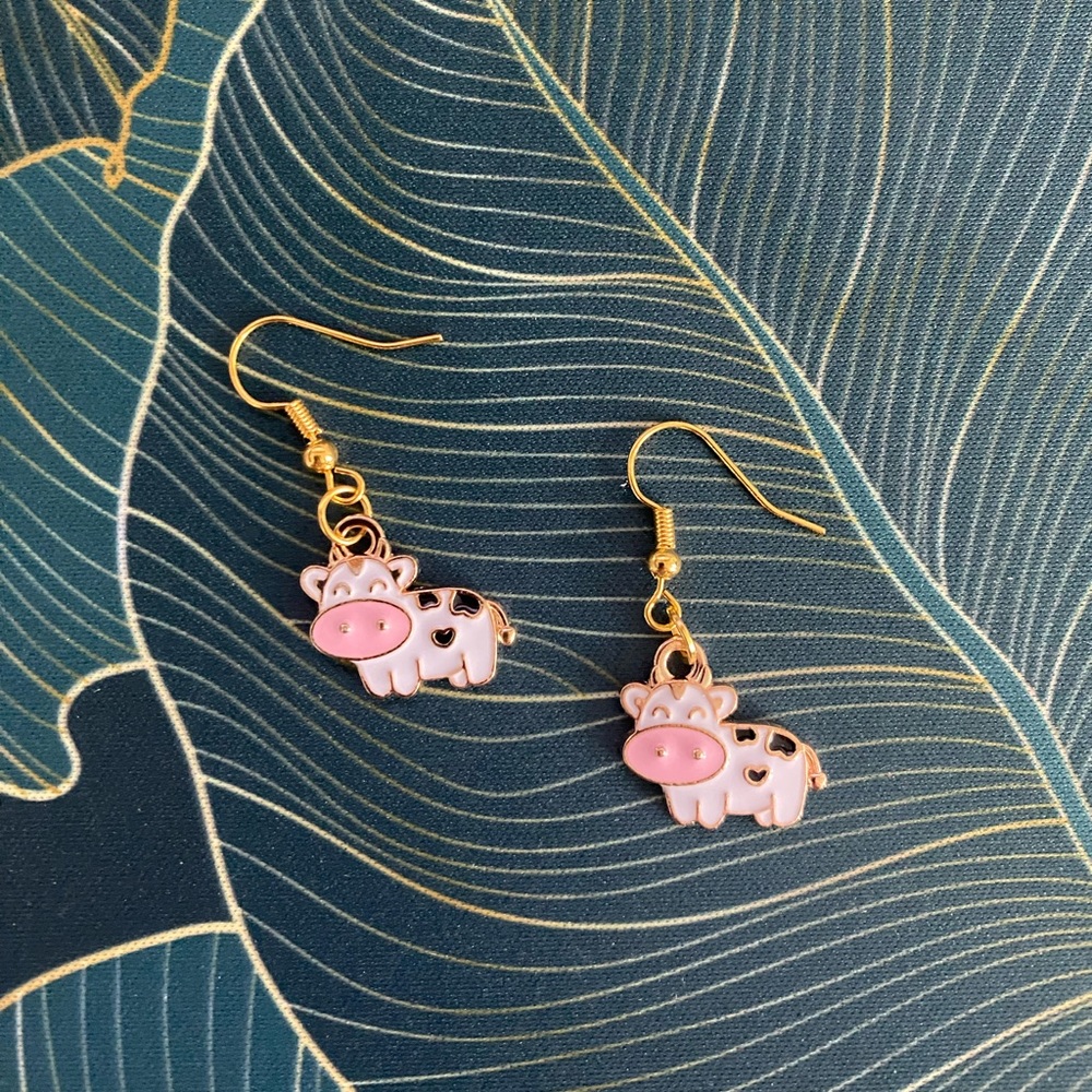 Cow dangle earrings - Picture 2 of 2